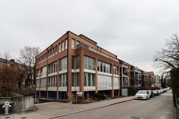 Attraktive Büro- oder Praxisräumlichkeiten im Mattenhofquartier 1