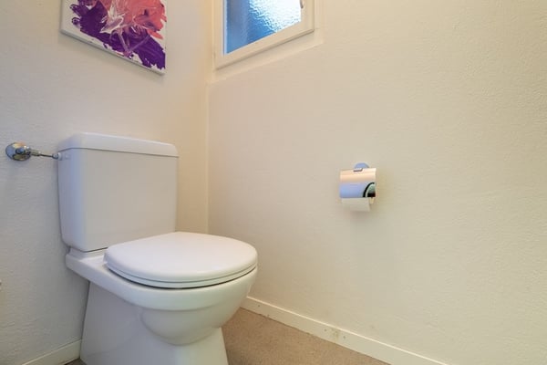 Büro-Praxis-Geschäfts-Räumlichkeiten (4 Räume+WC) ca. 97m2 im EG 9