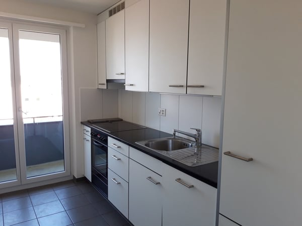 moderne 3.5-Zimmerwohnung, mit ÖV nur 10 Minuten bis Zentrum Baden 3