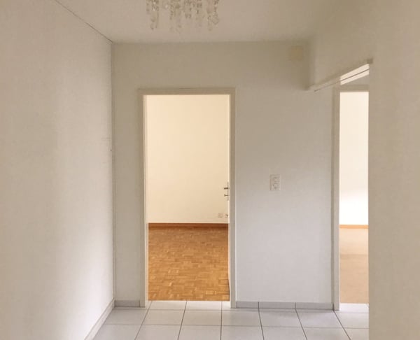 Grosszügige Wohnung in steuergünstiger Gemeinde 8