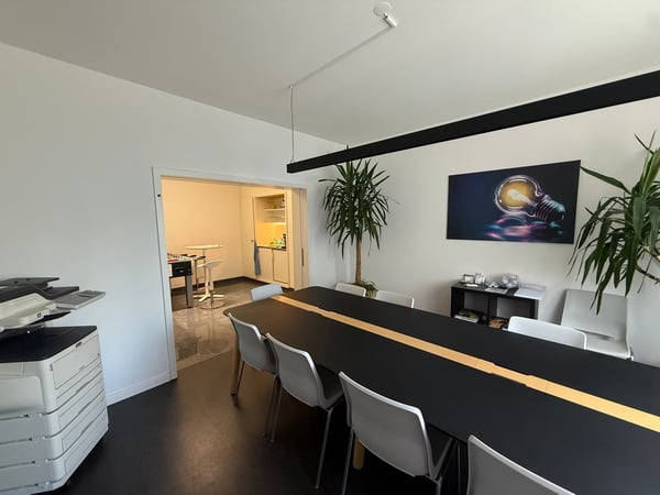 Modernes Büro an zentraler Lage in Zürich Altstetten 1
