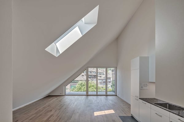 2.5-Zimmer-Dachwohnung im freundlich anmutenden Dorfkern von Maur 4
