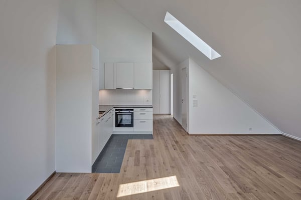 2.5-Zimmer-Dachwohnung im freundlich anmutenden Dorfkern von Maur 3