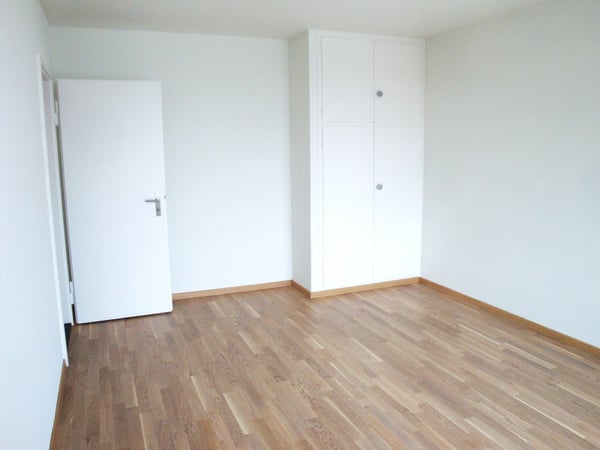 Ruhiggelegene, moderne Wohnung mit Gartensitzplatz 4