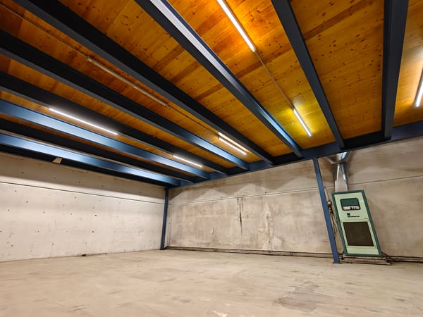 Zentral gelegenes Lager (762m2) direkt bei Autobahnausfahrt Urdorf-Süd 6