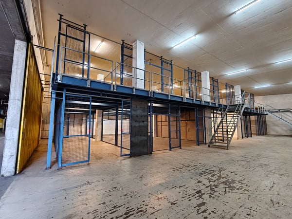 Zentral gelegenes Lager (762m2) direkt bei Autobahnausfahrt Urdorf-Süd 2