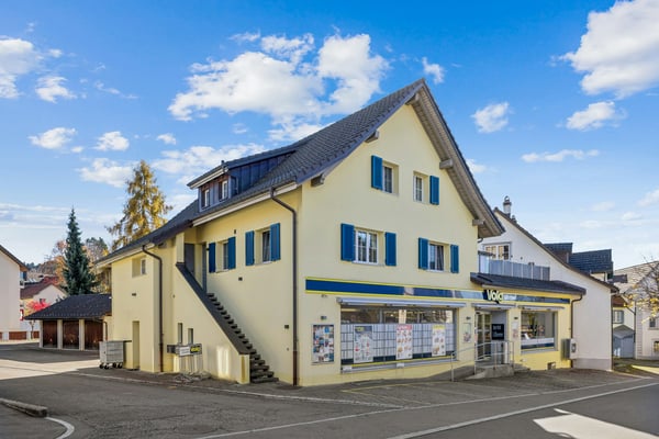 Wohn- und Gewerbeliegenschaft mit Baulandreserve 1