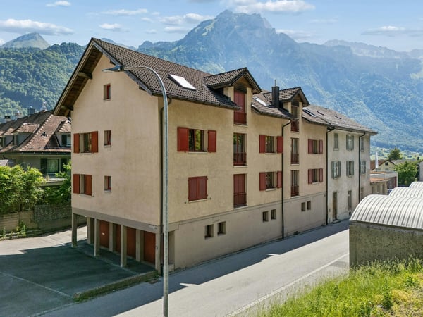 gut unterhaltenes Mehrfamilienhaus mit 6 Wohnungen 1