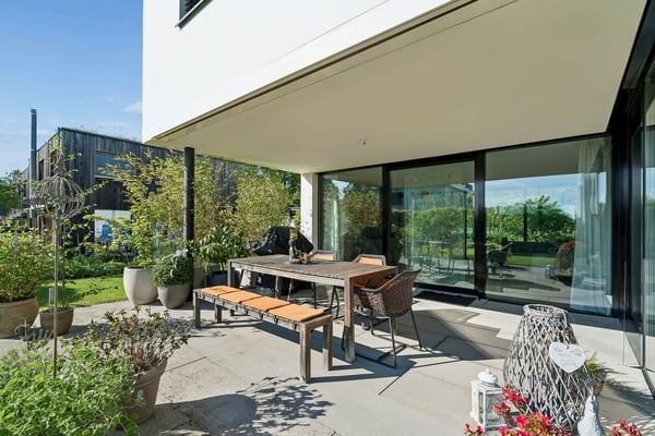 Exklusives 6½-Zimmer-Einfamilienhaus an ruhiger Lage mit grossem Garten 6