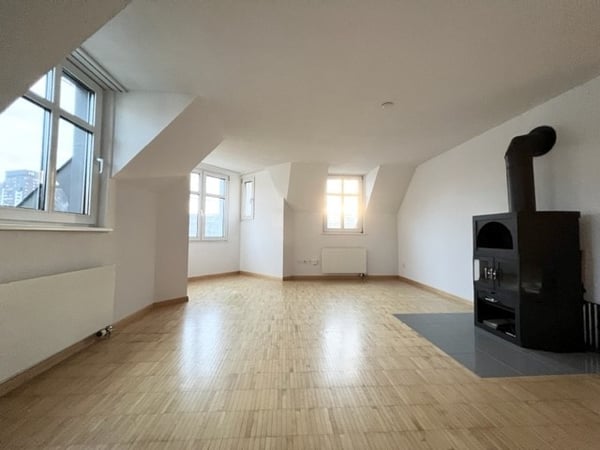 Wohnung mit Kachelofen und besonderem Charme 3