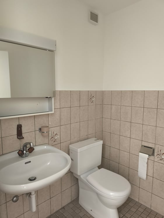 Grosszügige Wohnung an ruhiger Lage 12