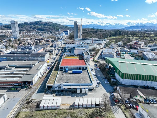 Grosses Hochregallager mit viel Potential zu vermieten 1