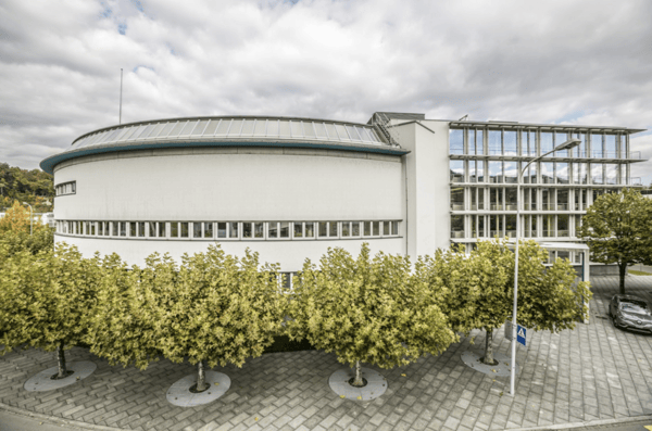 Grosser Lagerraum in Adliswil zu vermieten 1