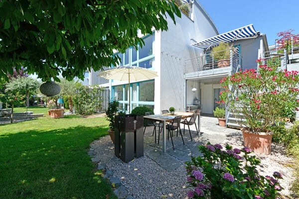 Wohnen mit Weitblick - Doppeleinfamilienhaus mit idyllischem Garten 6