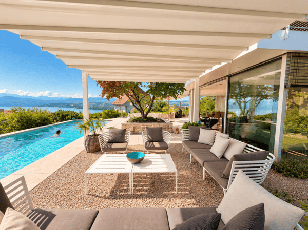 Befristete Vermietung: Exklusives 7.5-Zimmer-Architektenhaus mit Seesicht, Pool und Dachterrasse 6