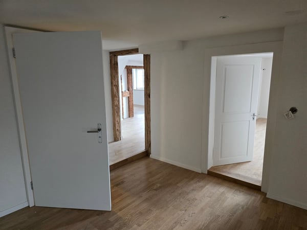 Charmante 7.5-Zimmer-Wohnung in historischem Gebäude in Ottenbach 9