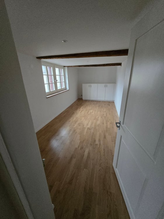 Charmante 7.5-Zimmer-Wohnung in historischem Gebäude in Ottenbach 8