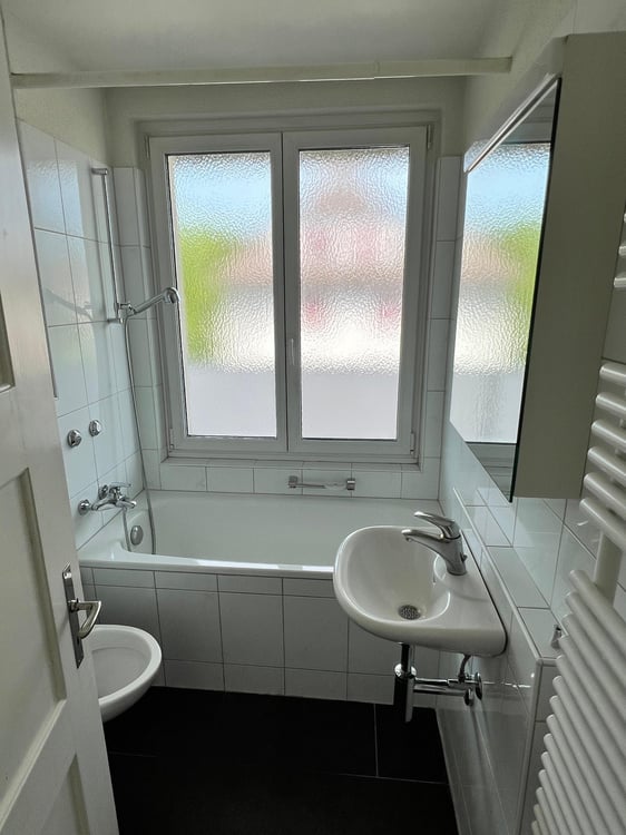 Helle 4-Zimmer-Wohnung mit Balkon an ruhiger Lage in Zürich-Wollishofen 12