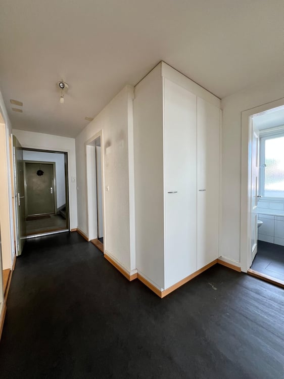 Helle 4-Zimmer-Wohnung mit Balkon an ruhiger Lage in Zürich-Wollishofen 11