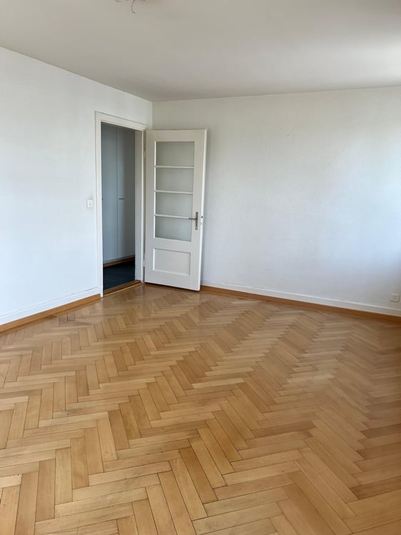 Helle 4-Zimmer-Wohnung mit Balkon an ruhiger Lage in Zürich-Wollishofen 4