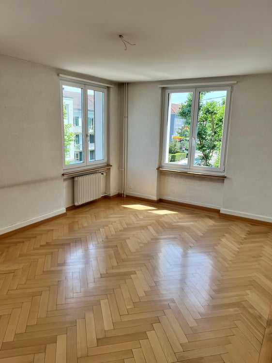 Helle 4-Zimmer-Wohnung mit Balkon an ruhiger Lage in Zürich-Wollishofen 3