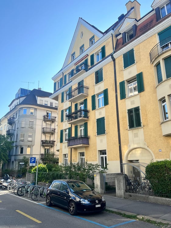 Helle Dachmaisonette mit Dachterrasse und Alpenblick 2