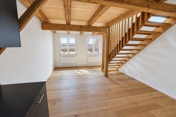 Stilvolle 2.5-Zimmer-Maisonette-Wohnung mit Gartensitzplatz