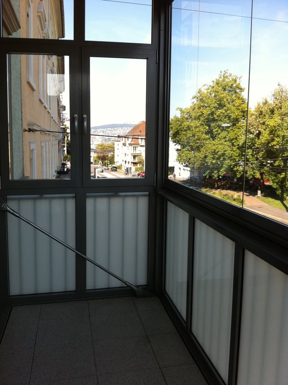 Helle 4-Zimmer-Wohnung mit Balkon an der Albisstrasse in Zürich 9