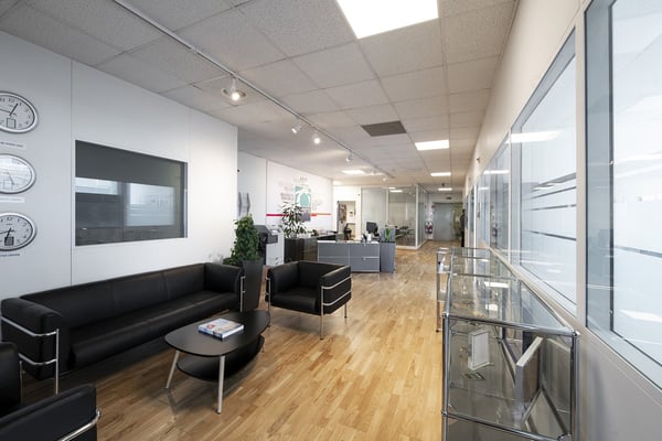 450m2 im 1. Stock des CTN 12 in Plan-les-Ouates. Vollständig renoviert. 6