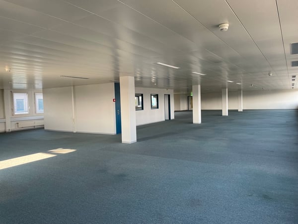 Bürofläche von 302-730m2 im Flughafengebiet Rümlang zu vermieten ab sofort 2
