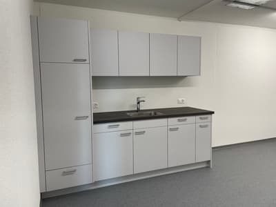 Labor- und Büroräume mit 525m2 im Flughafengebiet Rümlang zu vermieten ab 01.01.2026 3