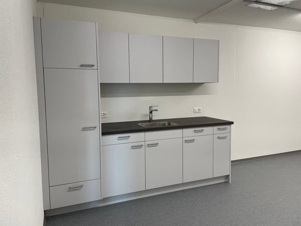 Büro-, Gewerberaum mit 85m2 im Flughafengebiet Rümlang zu vermieten ab sofort 5