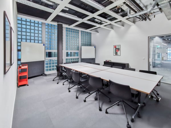 Modernes Büro (25–100 m²) im FlexOffice Dino – 1 Min. zum Bahnhof Oerlikon 6
