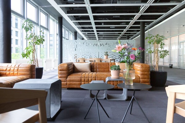 Modernes Büro (25–100 m²) im FlexOffice Dino – 1 Min. zum Bahnhof Oerlikon 2