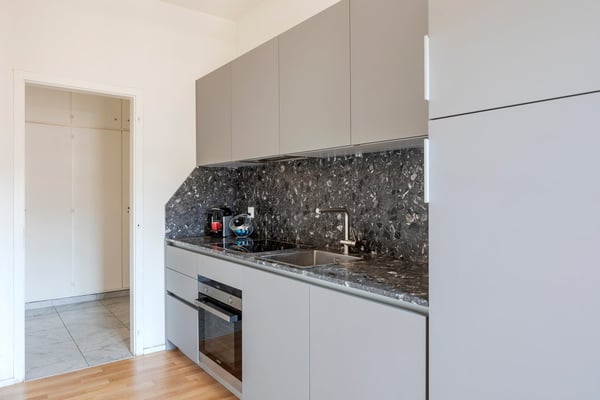 Vendesi complesso residenziale e commerciale a Chiasso - rendimento netto 5.4% 3