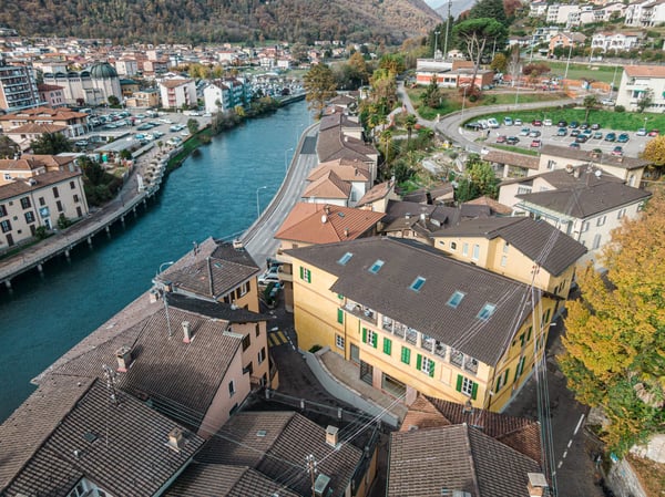 Vendesi casa plurifamiliare a Ponte Tresa - rendimento netto 3.8% 3