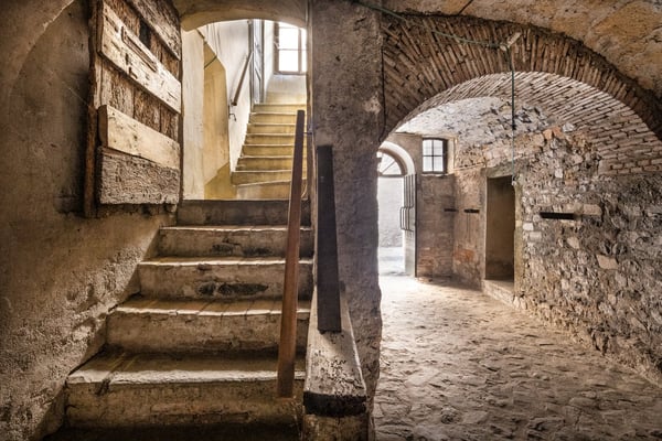 Vendesi proprietà storica con licenza edilizia nel cuore di Bissone 7