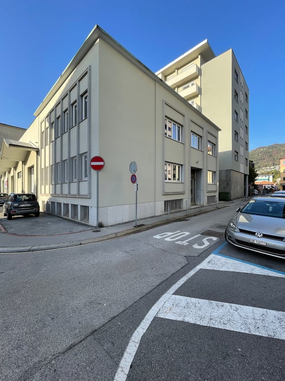 Affittasi uffici con posti auto nel cuore di Chiasso 1