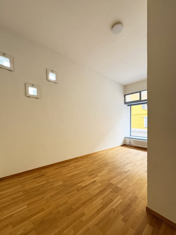 Affittasi uffici con posti auto nel cuore di Chiasso 3