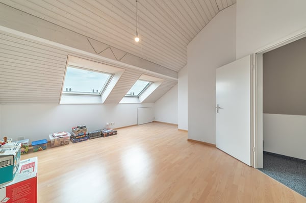 Charmantes 4.5-Zimmer-Reihenmittelhaus in ruhigem Wohnquartier in Bassersdorf 8