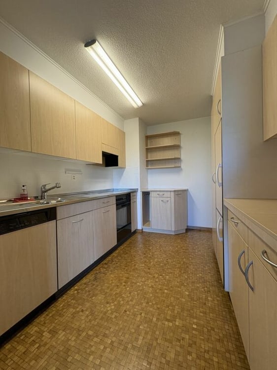 Grosszügige 3 1/2-Zimmerwohnung zu verkaufen! 12