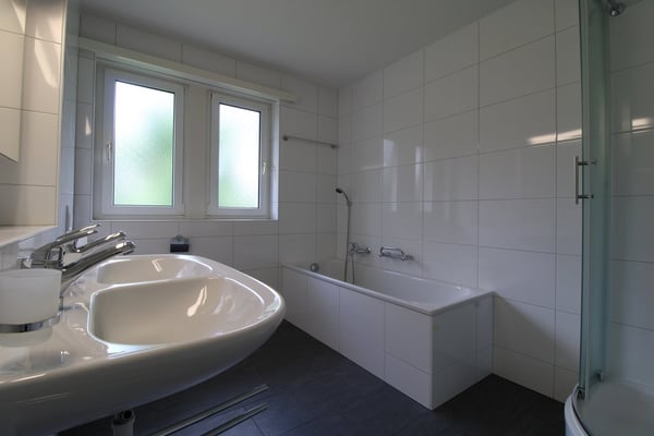 Charmante 4.5 Zimmer Wohnung mit Balkon und Cheminée 2
