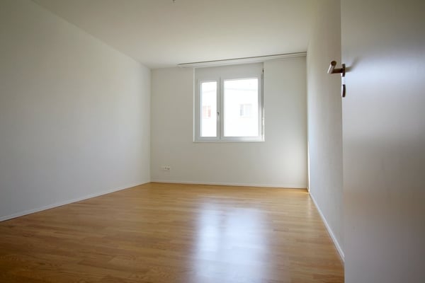 einzigartig, grosszügig, schön, modern - 2.5 ZWG per 01.07.2026 5