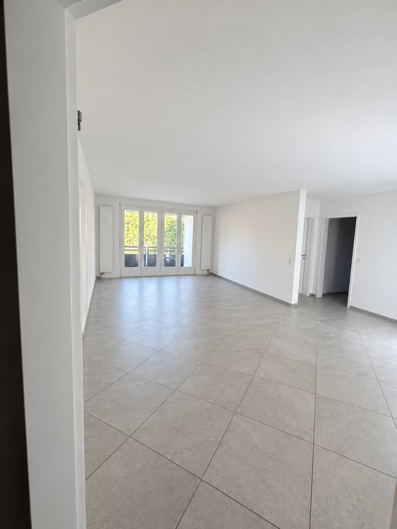 Sanierte 3 Zimmerwohnung in Höngg 2