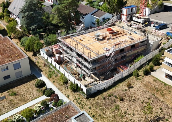 Geniale 5.5-Zimmer-Terrassenwohnung mit Keller/Waschen auf demselben Stock