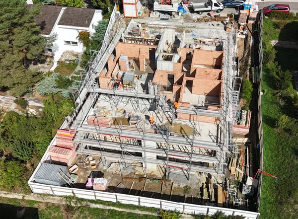 Spezielle 5.5-Zimmer-Terrassenwohnung mit Weitsicht und ganztags Besonnung