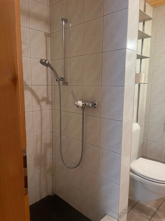 Bezahlbares, grosses 7,5-Zi.DEFH mit Einlegerwohnung ,22 min.v.Bern in Busswil ,Gde.Lyss 24