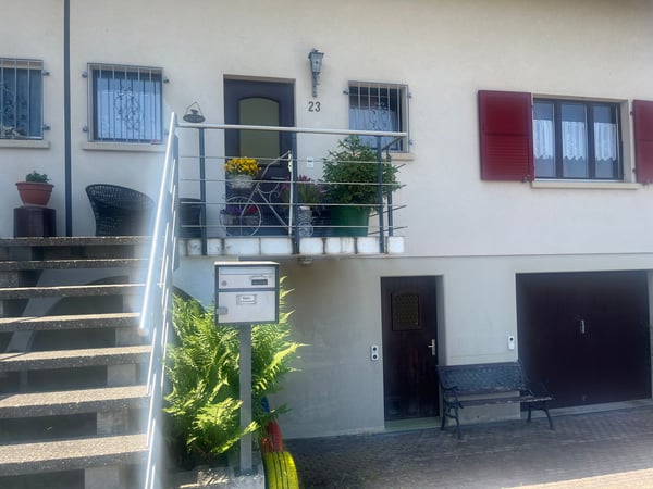 NEUER PREIS! Bezahlbares, grosszügiges 7,5-Zi. DEFH mit Einliergerwohnung für 2-Generationen 2