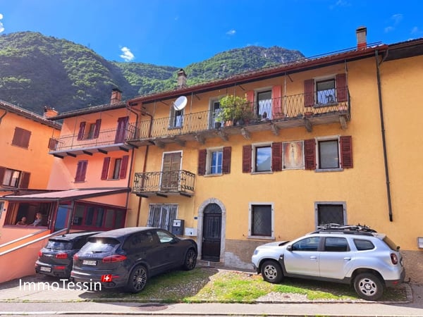 6.1% RENDITE: Kleines Mehrfamilienhaus mit 3 Wohnungen in der Nähe von Bellinzona zum Top Preis 1