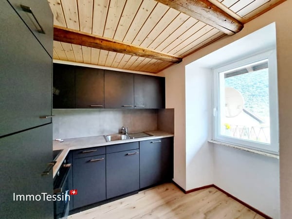 6.1% RENDITE: Kleines Mehrfamilienhaus mit 3 Wohnungen in der Nähe von Bellinzona zum Top Preis 9